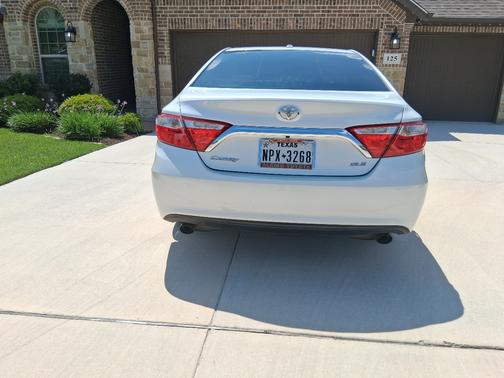 White 2017 Toyota Camry XLE