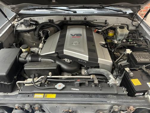 2001 Toyota Land Cruiser Base