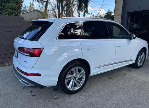 White 2023 Audi Q7 55 Premium Plus