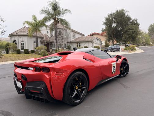 2023 Ferrari SF90 Stradale Base