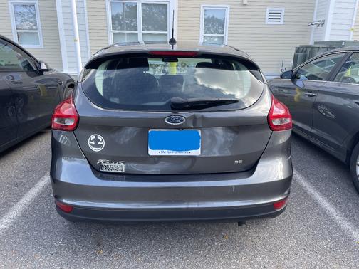 Gray 2015 Ford Focus SE