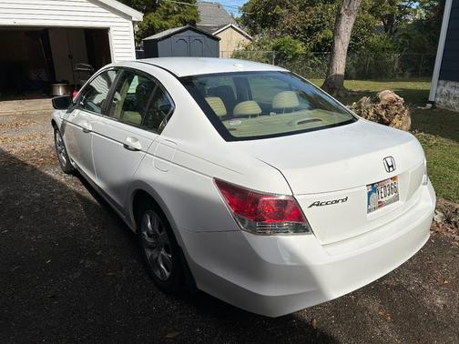 White 2009 Honda Accord EX-L