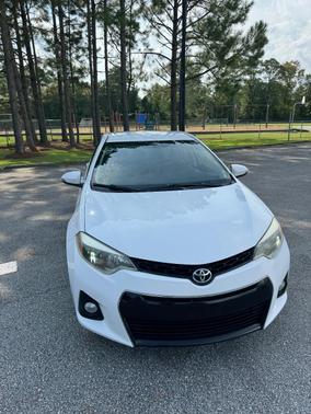 White 2015 Toyota Corolla S