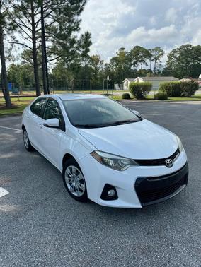 White 2015 Toyota Corolla S