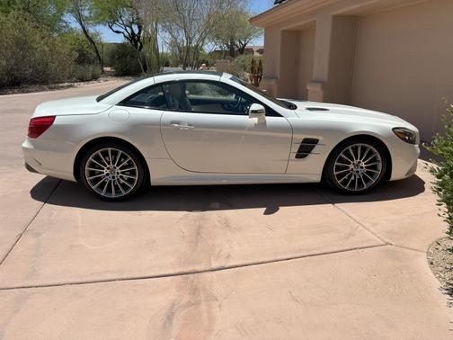 2020 Mercedes-Benz SL 550 Base