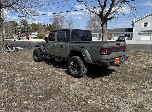 Gray 2023 Jeep Gladiator Sport