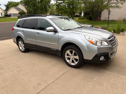 Silver 2013 Subaru Outback 2.5i Limited