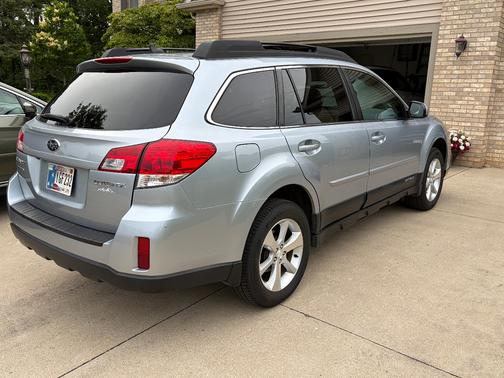 Silver 2013 Subaru Outback 2.5i Limited