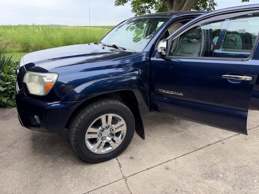 Blue 2013 Toyota Tacoma Base