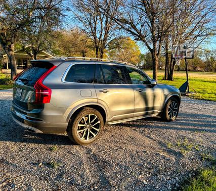 2018 Volvo XC90 T6 Momentum
