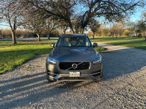 2018 Volvo XC90 T6 Momentum