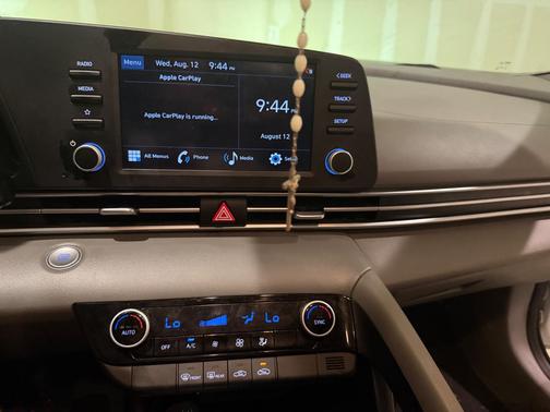 White 2021 Hyundai ELANTRA SEL
