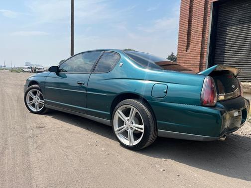 Green 2000 Chevrolet Monte Carlo LS