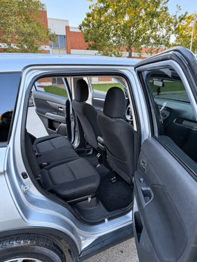 Silver 2016 Mitsubishi Outlander SE