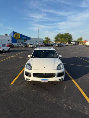 White 2016 Porsche Cayenne Cayenne
