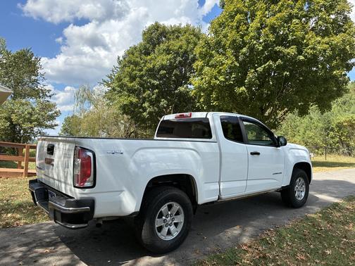 White 2016 GMC Canyon Base