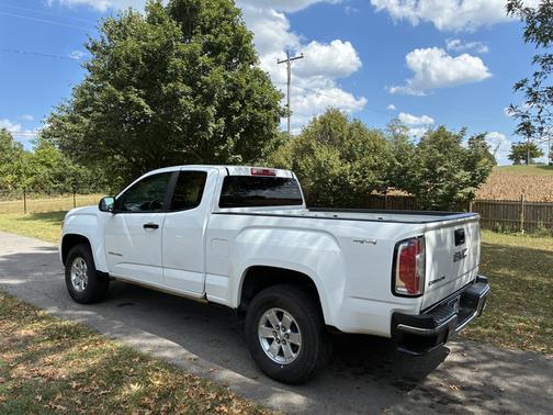 White 2016 GMC Canyon Base