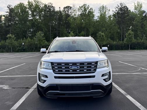 White 2017 Ford Explorer Limited