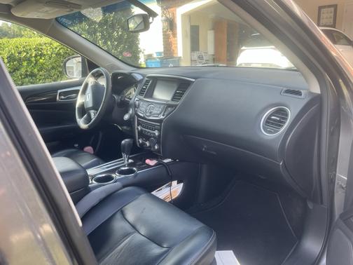 Gray 2015 Nissan Pathfinder SL