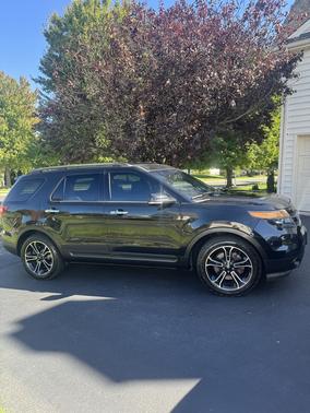 Black 2014 Ford Explorer Sport