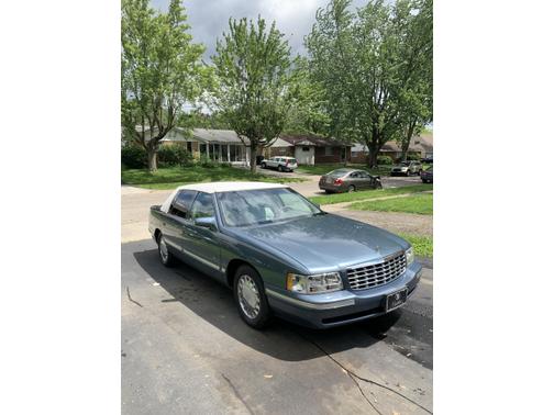 1999 Cadillac DeVille Base