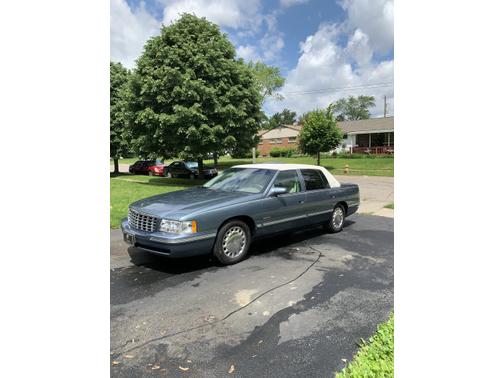 1999 Cadillac DeVille Base