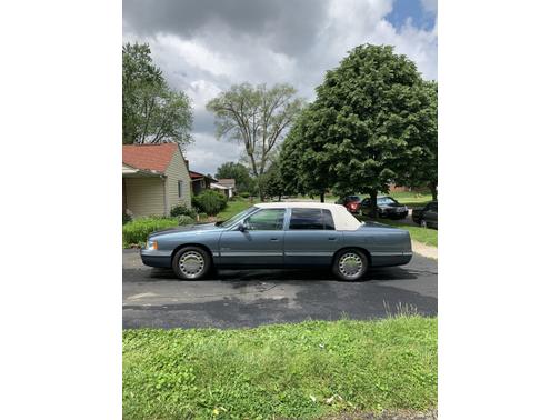 1999 Cadillac DeVille Base