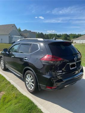 Black 2019 Nissan Rogue Hybrid SV