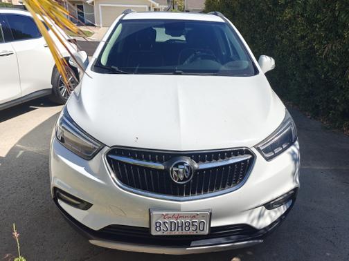 White 2019 Buick Encore Essence