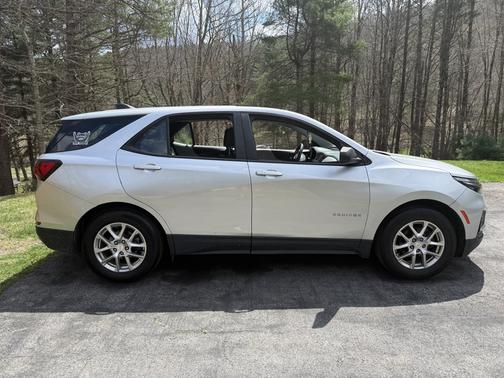 Silver 2022 Chevrolet Equinox LS