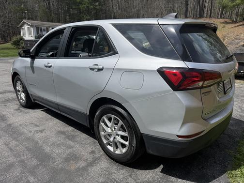 Silver 2022 Chevrolet Equinox LS