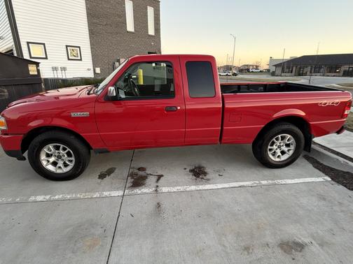 Red 2009 Ford Ranger XLT SuperCab