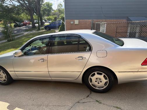 Silver 2005 Lexus LS 430 Base