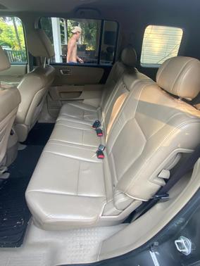 Silver 2009 Honda Pilot EX-L
