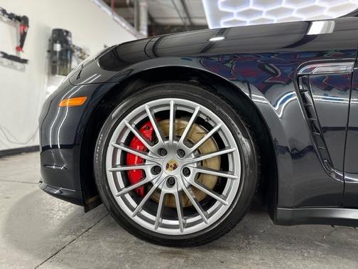 2016 Porsche Panamera Panamera GTS