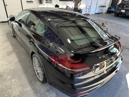 2016 Porsche Panamera Panamera GTS