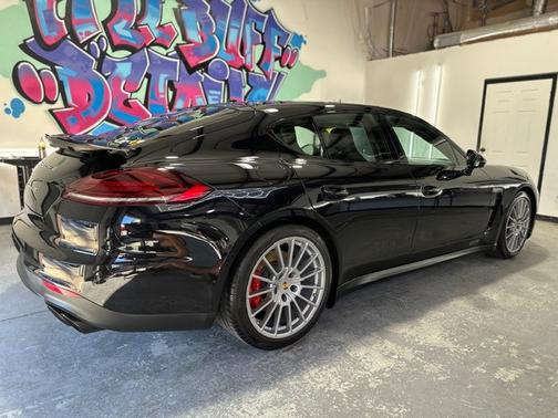 2016 Porsche Panamera Panamera GTS