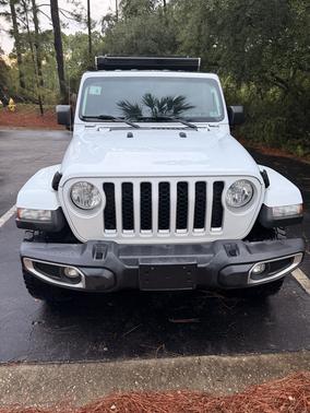 White 2020 Jeep Gladiator Overland