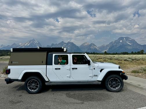 White 2020 Jeep Gladiator Overland