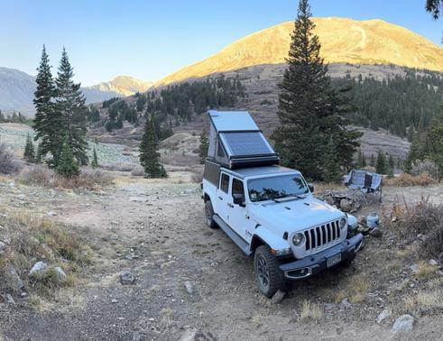 White 2020 Jeep Gladiator Overland