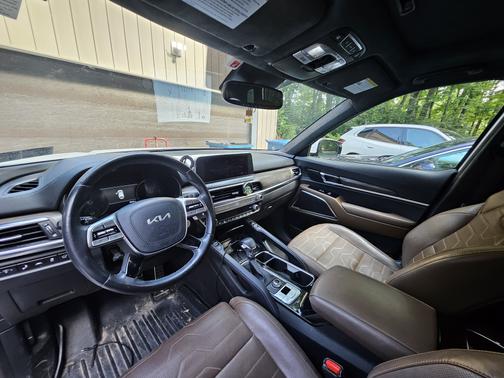 White 2022 Kia Telluride SX