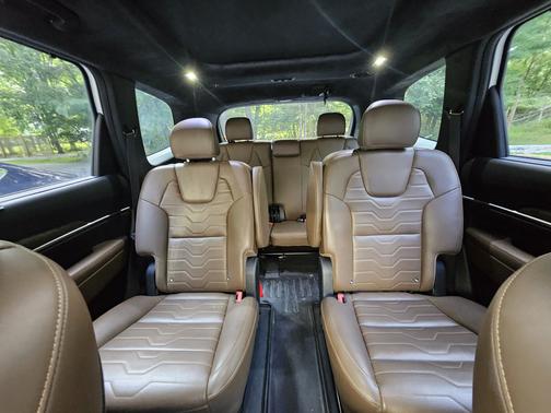 White 2022 Kia Telluride SX
