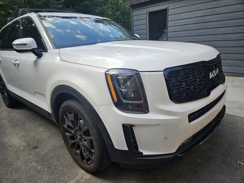 White 2022 Kia Telluride SX