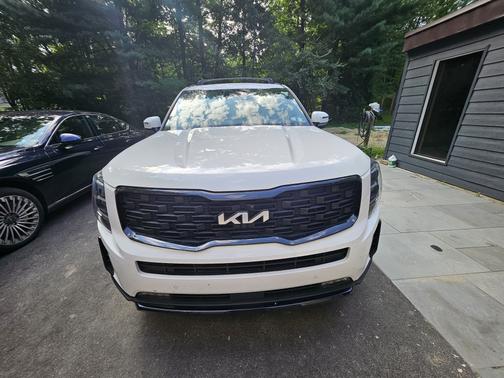 White 2022 Kia Telluride SX