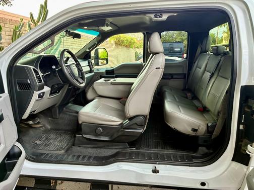 White 2019 Ford F-250 XL