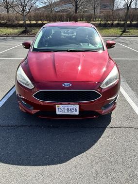Red 2016 Ford Focus SE