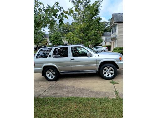 2002 Nissan Pathfinder LE