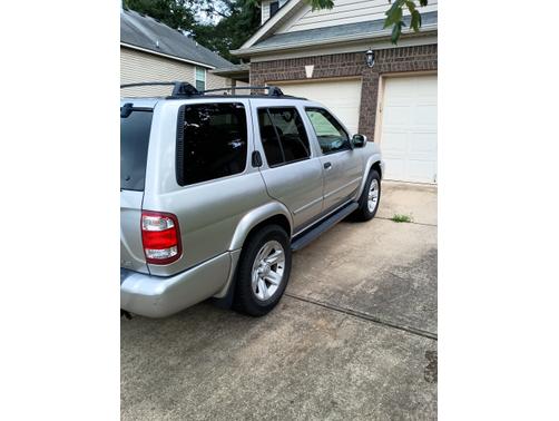 2002 Nissan Pathfinder LE
