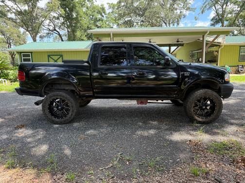 2002 Ford F-150 XLT SuperCrew