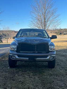 Gray 2004 Dodge Ram 1500 SLT Quad Cab